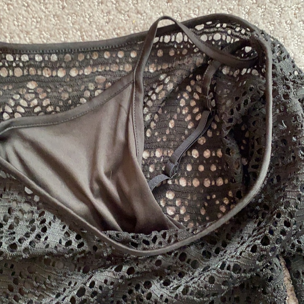 •EXPRESS• Women’s Black Aztec Like Cut Out Dress w/ Attached Slip Underneath - Picture 4 of 8
